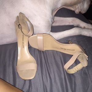 Antonio Melani Tan Heels